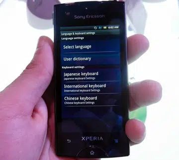 Weighing in at 100g, the Xperia ray feels very light in the hands. 