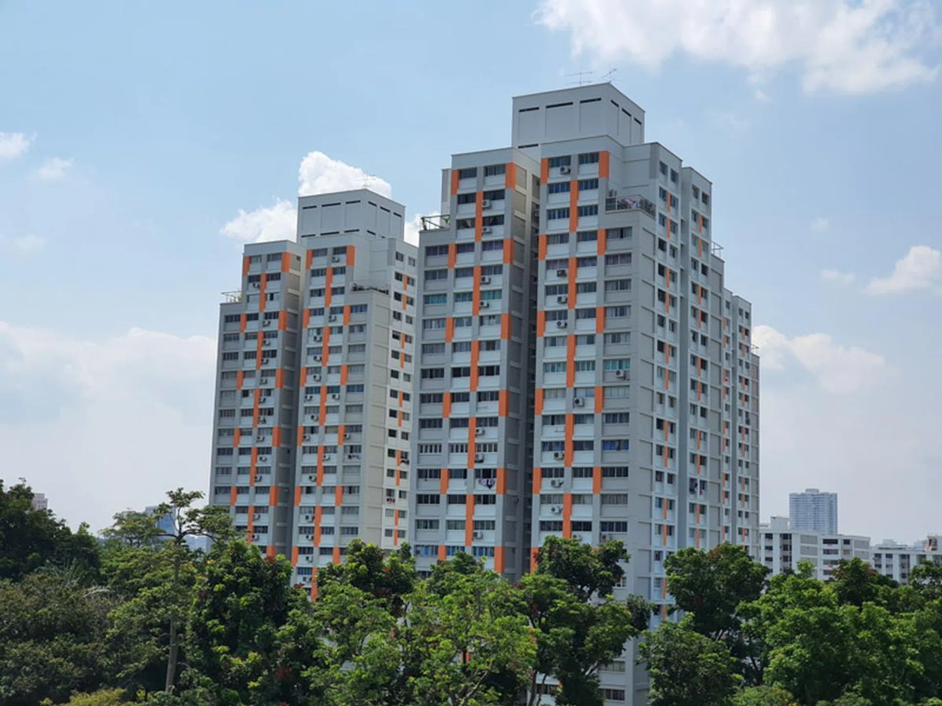 Galaxy Note10 2.0x telezoom capture. (Click for full resolution image)