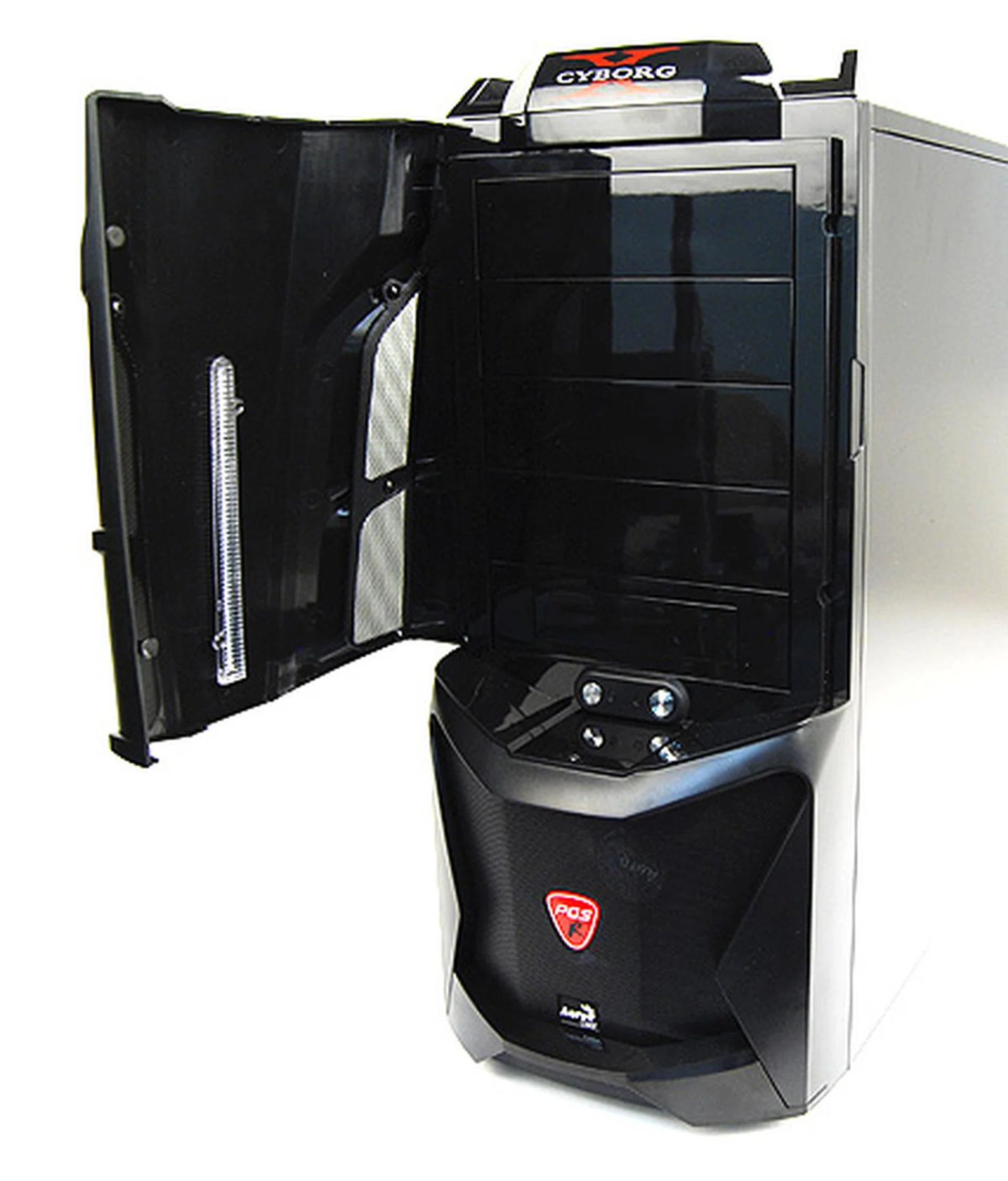 The Cyborg X has a cover protecting the front panel, which means you'd have to remove the cover everytime you want to power your system up. As a result, we thought the cover was rather needless.