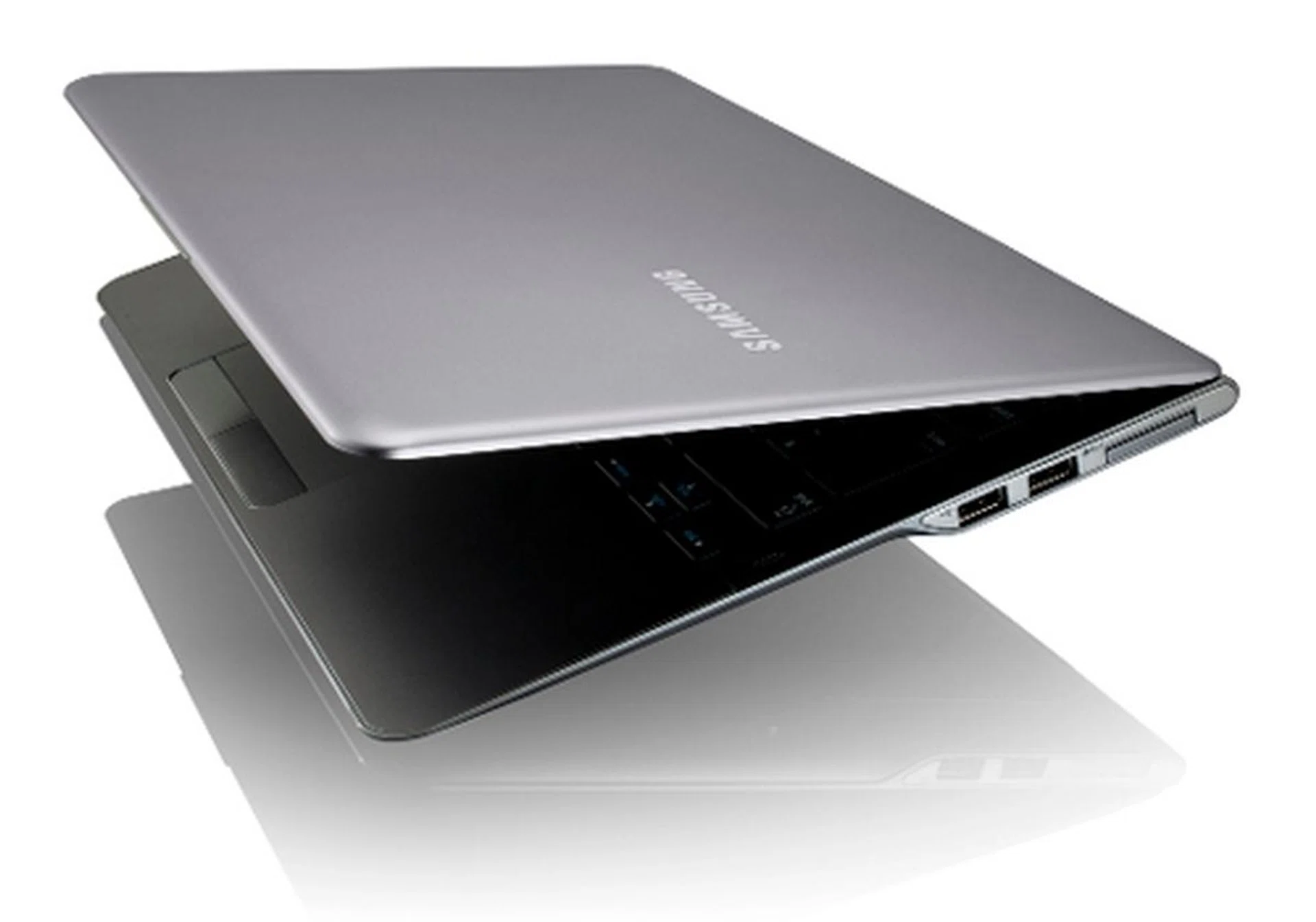 While it fits within Intel's Ultrabook dimensions to have less than 20mm thickness, the Samsung Series 5 Ultra pushes the boundaries by measuring in at just 18mm thin.