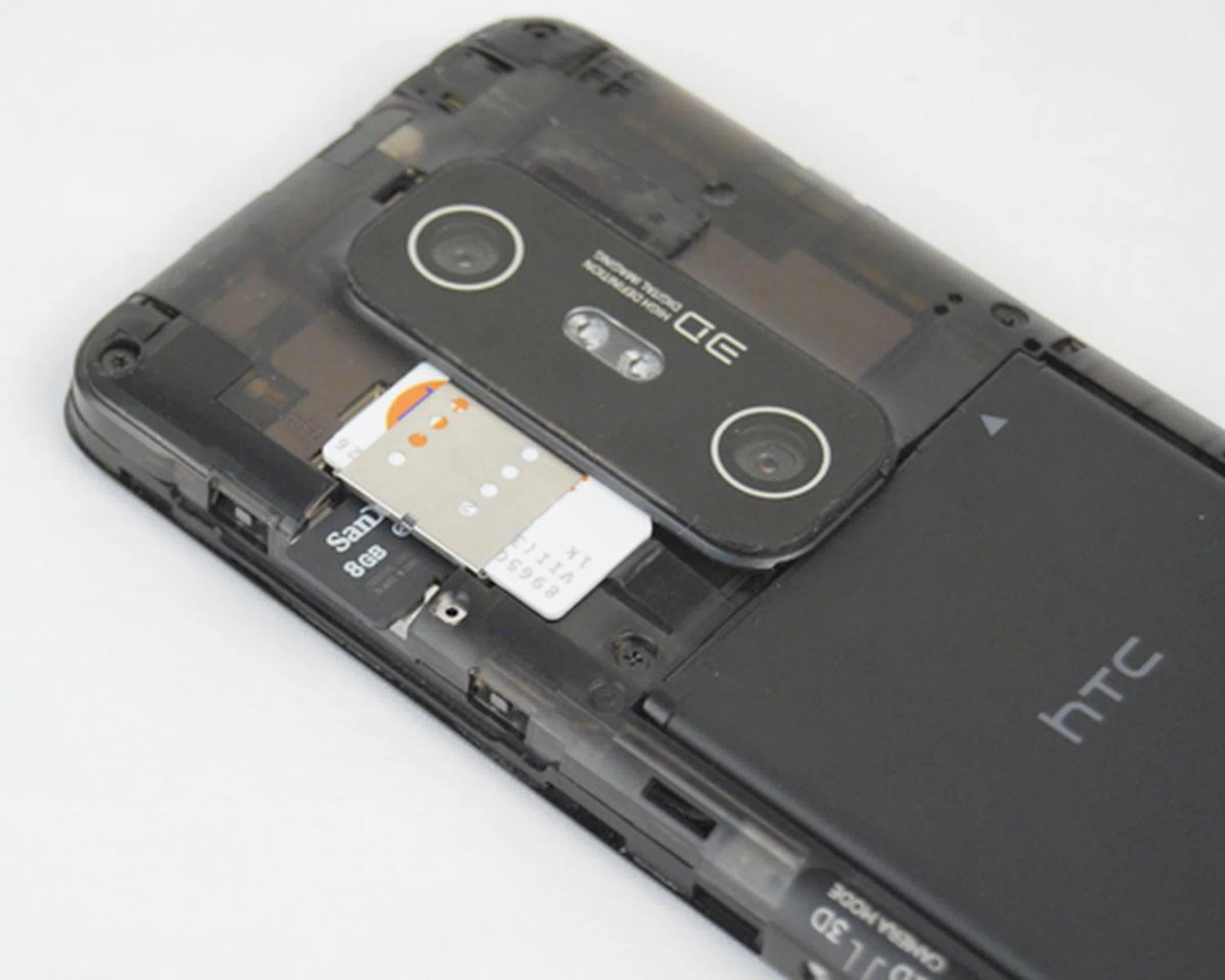 The innards of the Evo 3D throws up no surprises: a hot-swappable microSD card, with a SIM card locked down by the battery.