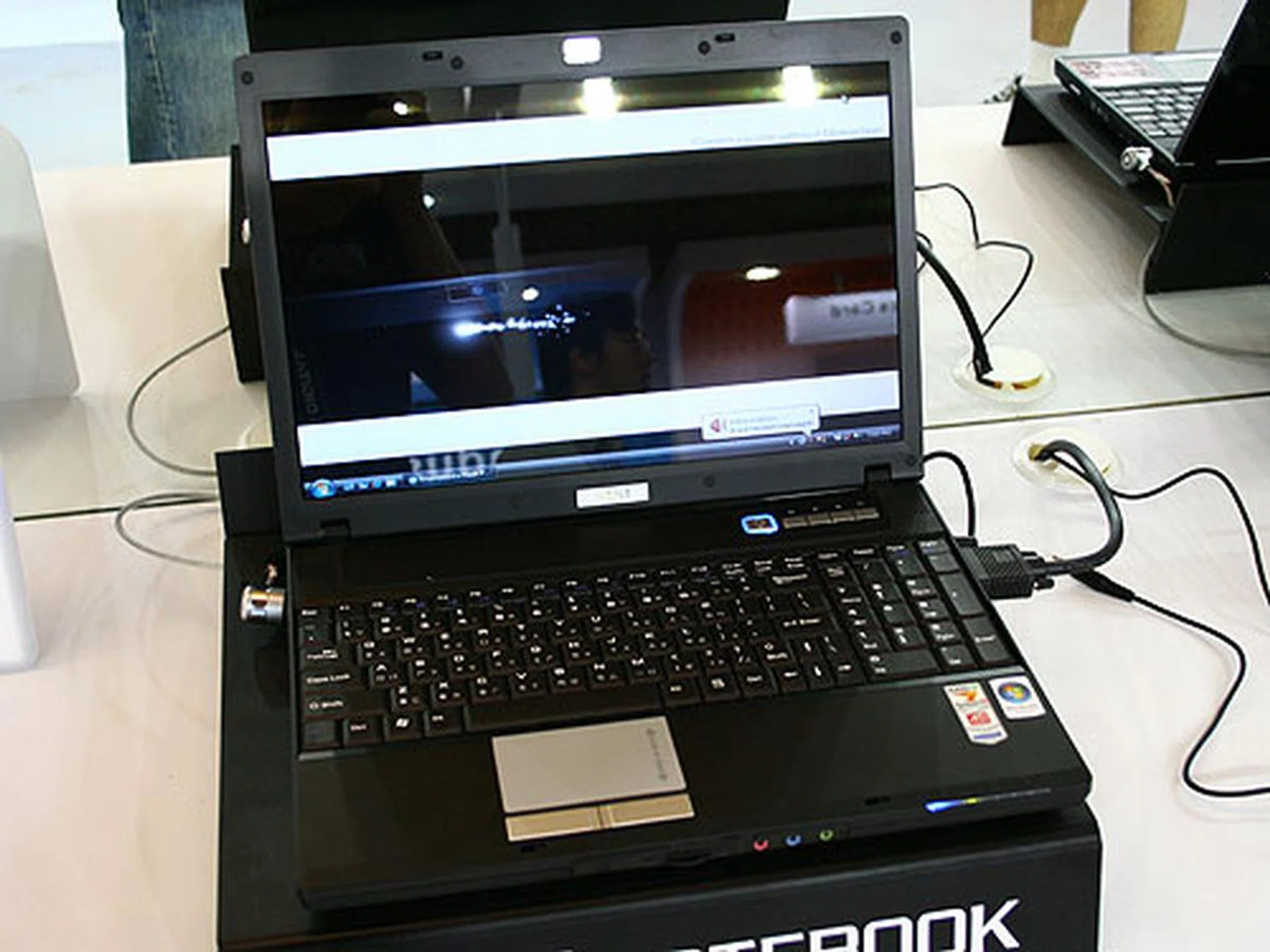 The MSI GX610 is powered by an AMD Turion 64 X2 dual-core mobile processor. This laptop may look tame, but its built-in Radeon HD 2600 graphics with 512MB HyperMemory should be able to tackle most 3D games.  