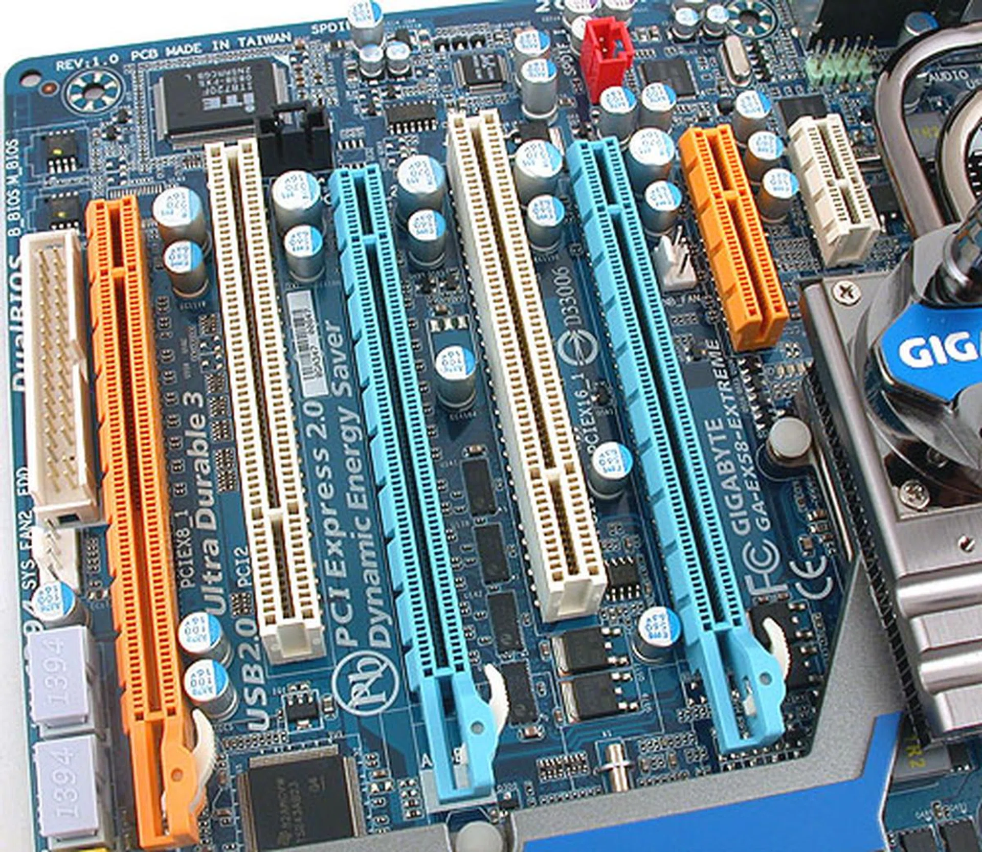 Besides the expected 3 PCIe 2.0 slots for 3-way SLI/CrossFireX, this Gigabyte also comes with 2 PCI, 1 PCIe x1 and 1 PCIe x4 slots. If you choose to install the Silent-Pipe heatsink, you would find the PCIe x1 slot taken and the x4 would be as good as occupied too. 