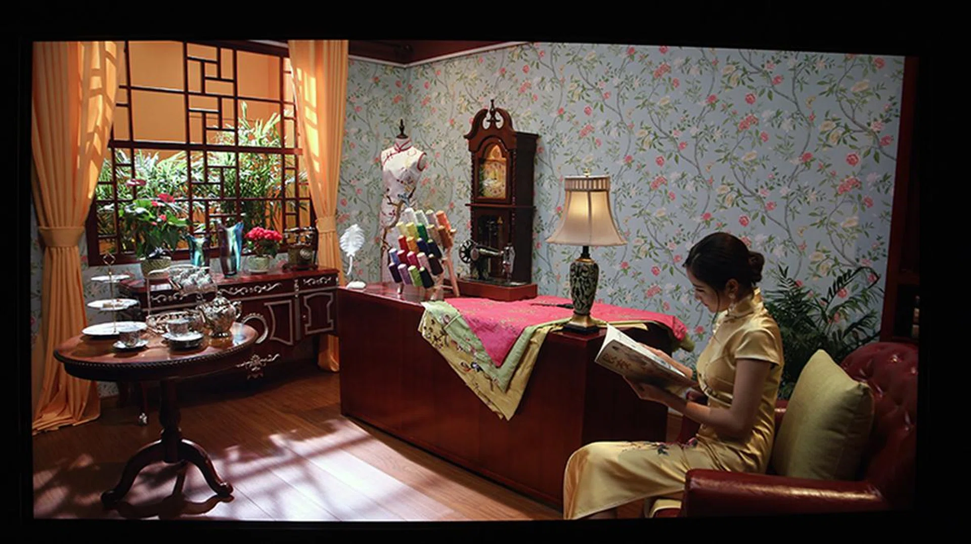 The live broadcast of the 8K resolution video within the mock studio done by Canon.