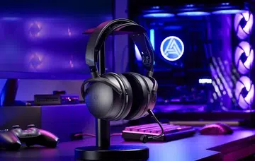 Newly launched Audeze Maxwell 2 gaming headset available in Xbox and PlayStation variants. 