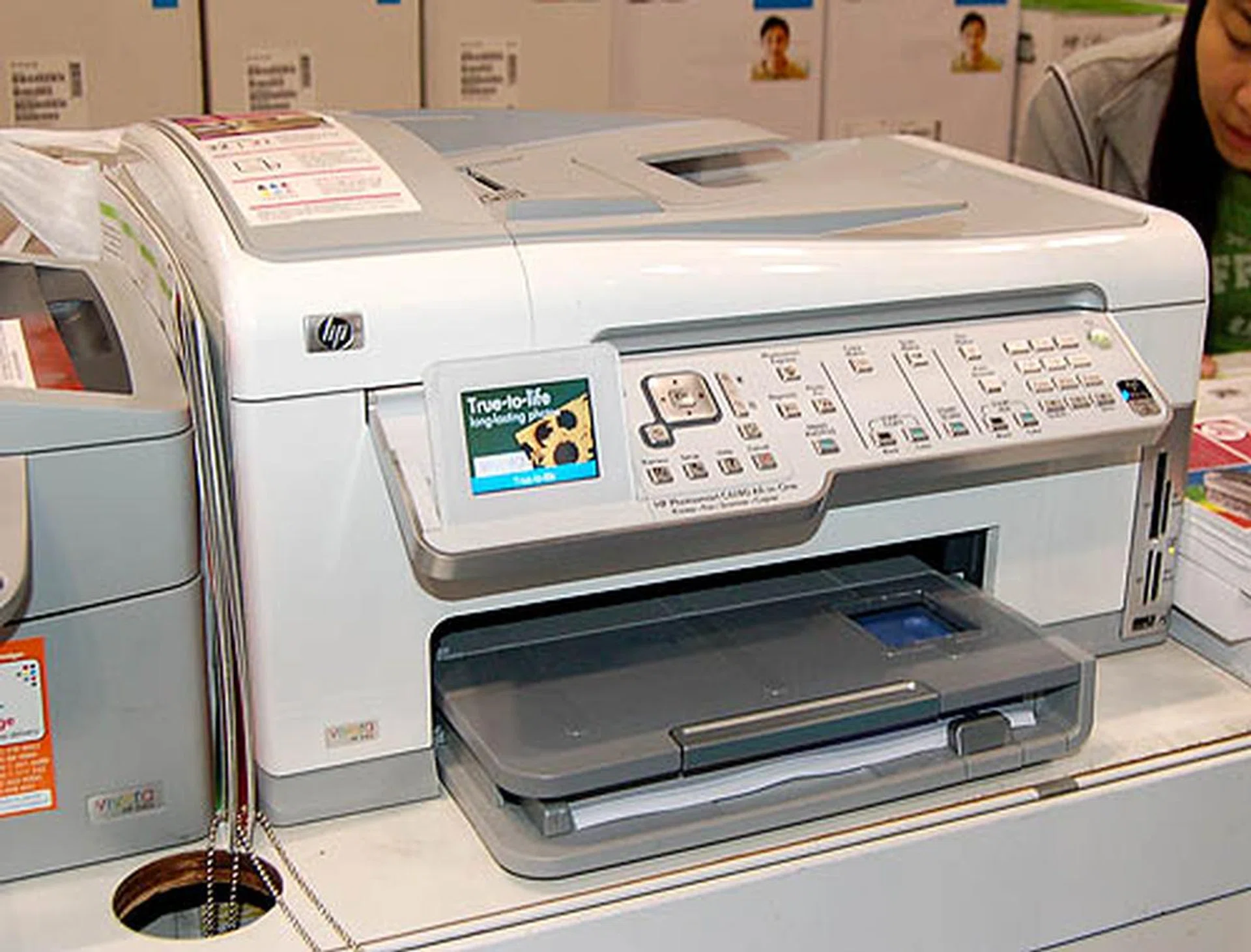  The HP PHOTOSMART C6180 ALL-IN-ONE printer won HWM's Gold Award for its competence and is available for only S$448 at the show. With 32ppm (black) and 31ppm (color) capabilities, a 2.4-inch color display, built-in wireless networking and an automatic document feeder, there is little more to ask for from an all-in-one.  