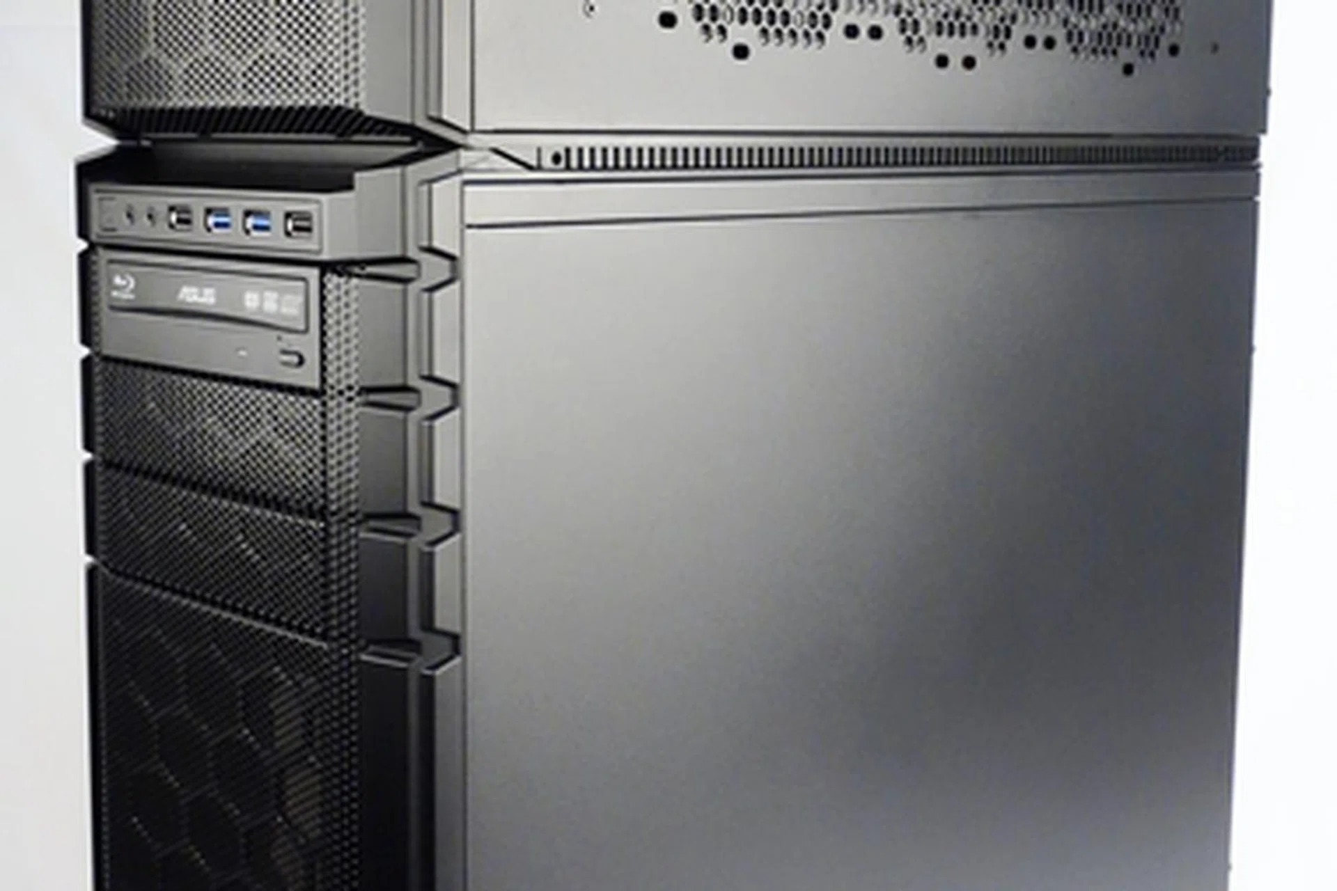 The Cooler Master HAF Stacker 935 chassis revives the old Stacker series, while incorporating the HAF design principles. The company also wants to introduce the concept of a modular PC casing.