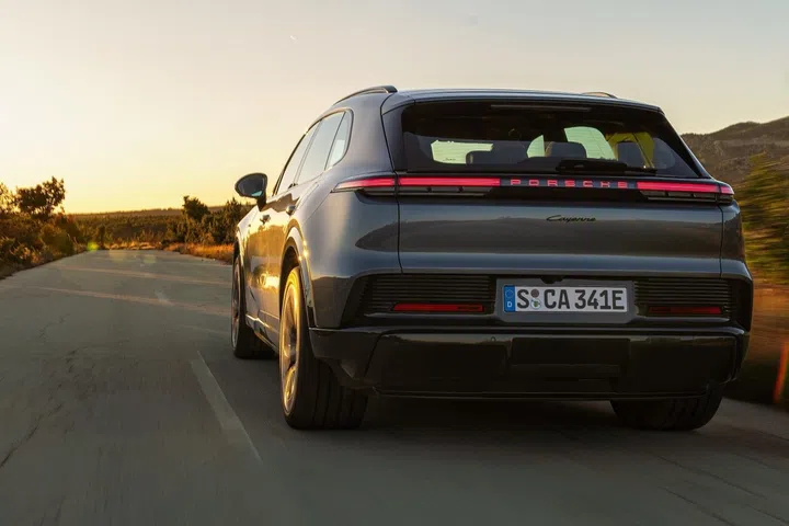 Porsche Cayenne Electric rear