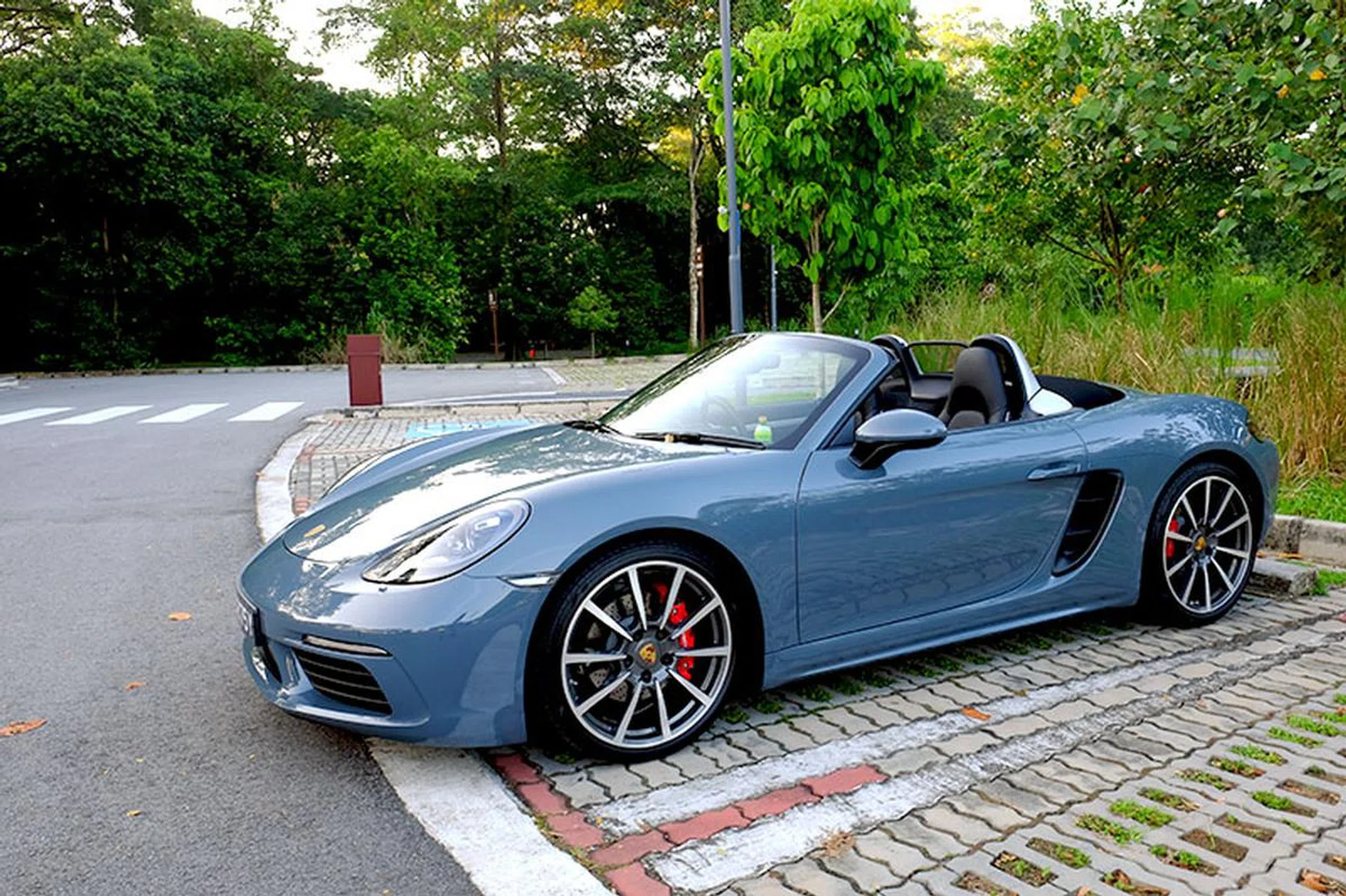 Porsche is on a roll. The new 718 Boxster S is easily one of the best roadsters you can buy, at any price.