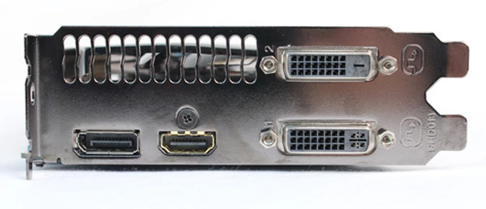Port layout is the same as reference card with one DVI-I port, one DVI-D port, one HDMI port, and one DisplayPort port. It is powered by one 6-pin PCIe Molex connector too.