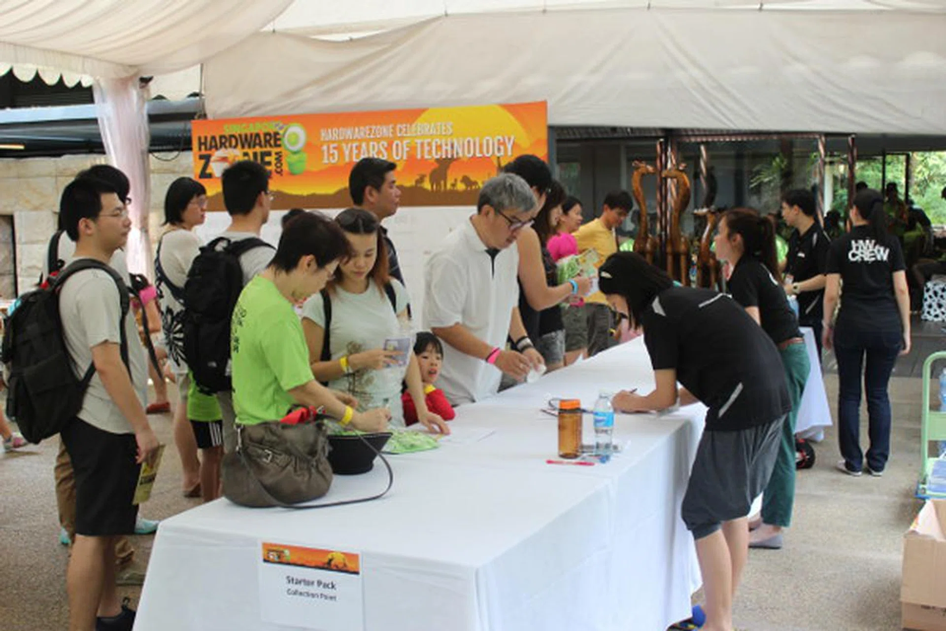 The attendees had to collect their event pack which included a special HardwareZone t-shirt.