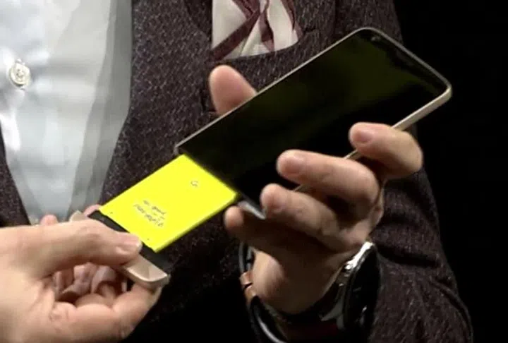 LG G5 features a quick swap battery through its famed "Magic Slot" design.