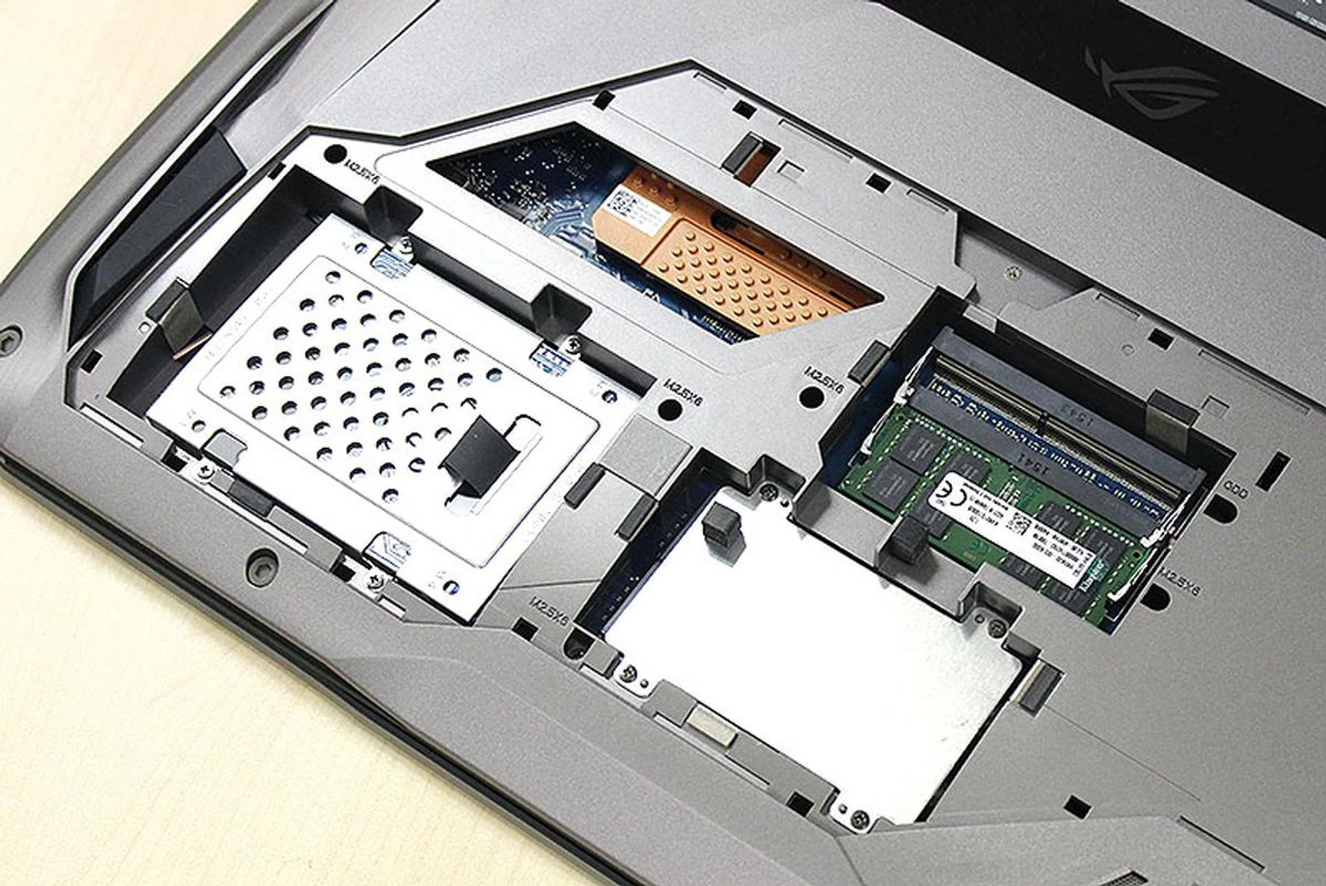 ASUS ROG G752 components