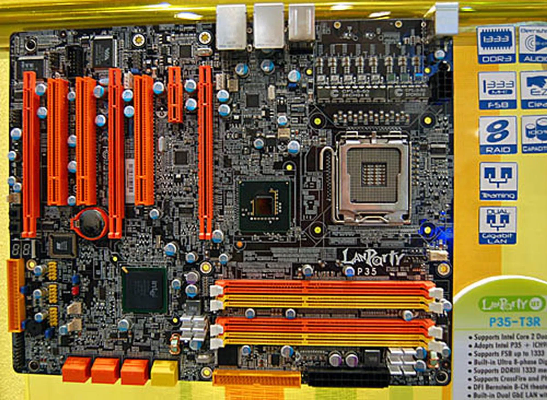  A more conventional chipset from DFI, its new P35 board does have all the features enthusiasts are looking at, like DDR3 memory support, built-in 8-phase Digital PWM, CrossFire support, dual Gigabit LAN and up to eight SATA 3.0 ports.  