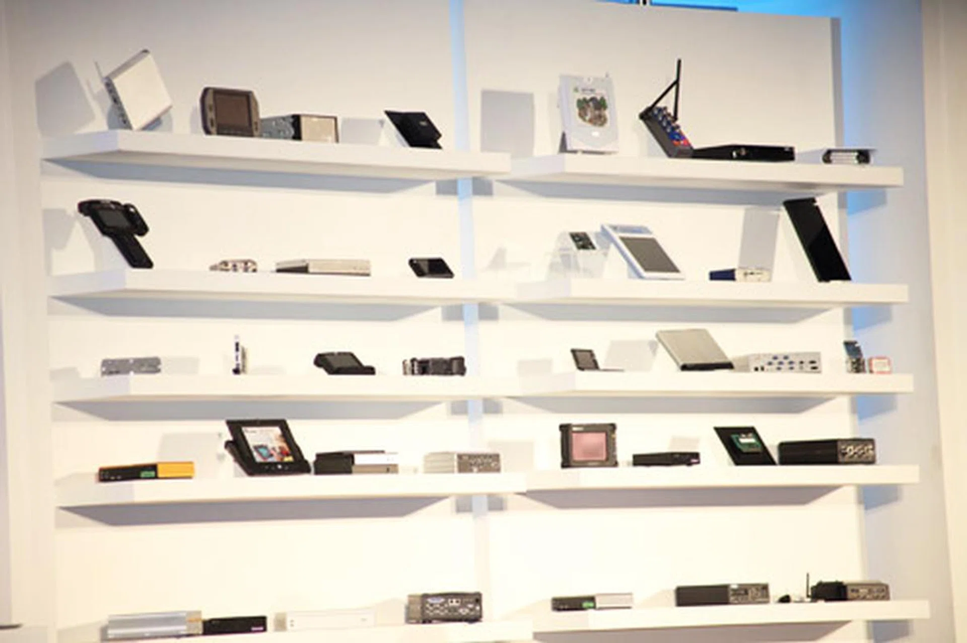 Various embedded devices with the SoC Atom-based Tunnel Creek solution.