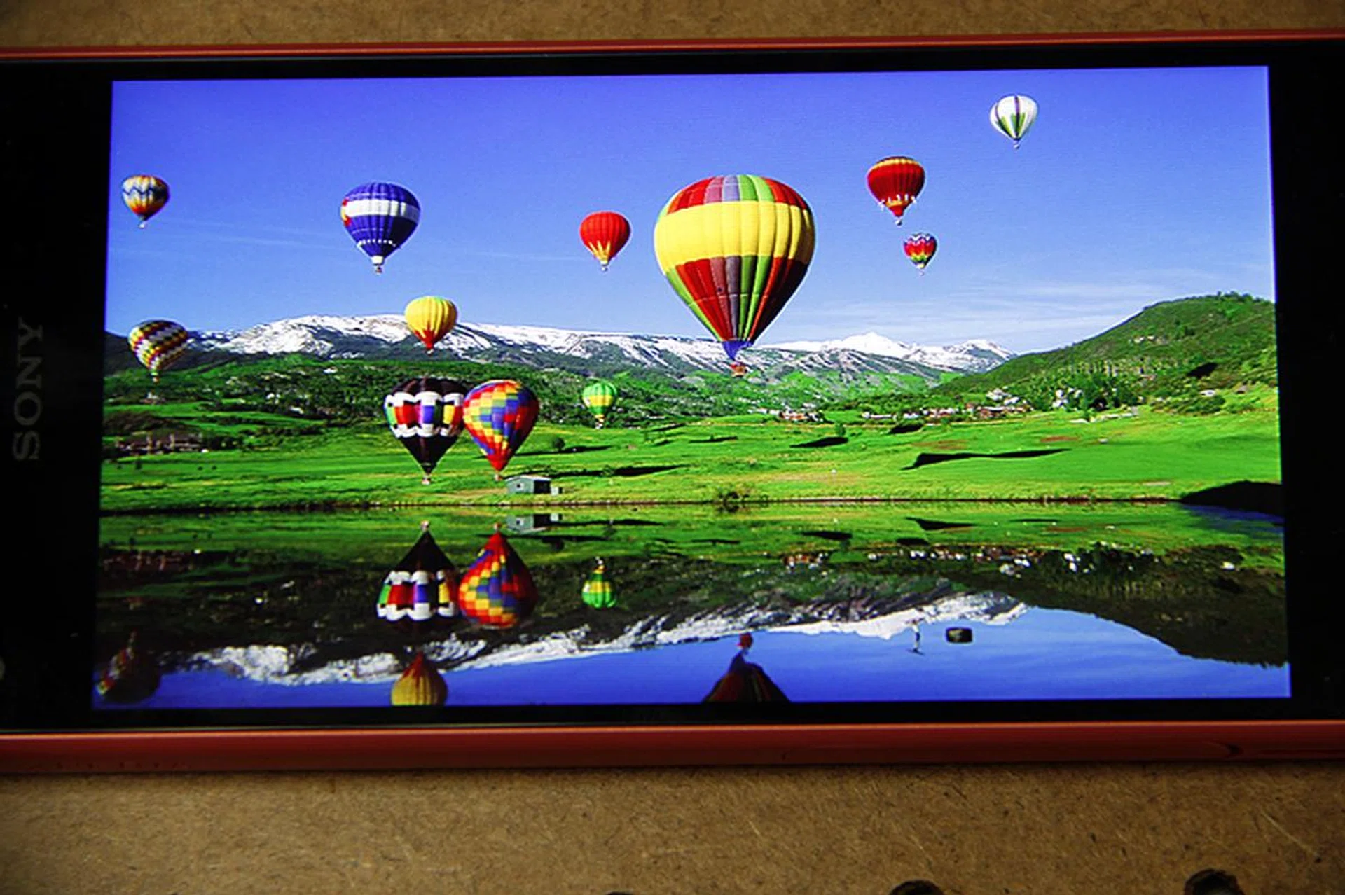 Sony Xperia Z5 Compact. It appears that all the phones have equal maximum brightness.