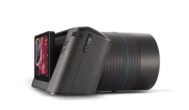 The articulating screen helps in previewing the light-field effect, allowing you to adjust for the best amount of relative focus. 