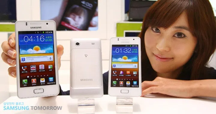 The white Samsung Galaxy Note (left) is seen here with the new Samsung Galaxy M Style (right). Source: Samsung Tomorrow 