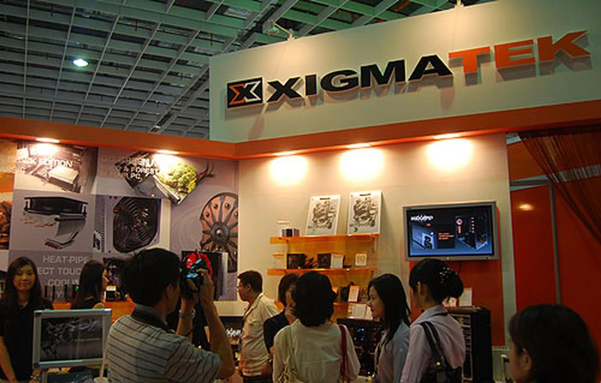  Xigmatek had made quite a splash in the cooling scene with its successful direct touch heatpipe design (HDT). What do they have this year?  
