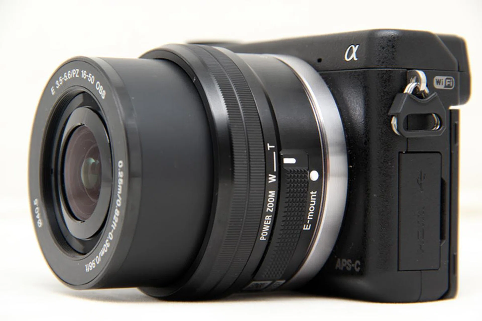 When the camera is switched off, the lens will collapse back into itself for easier storage.