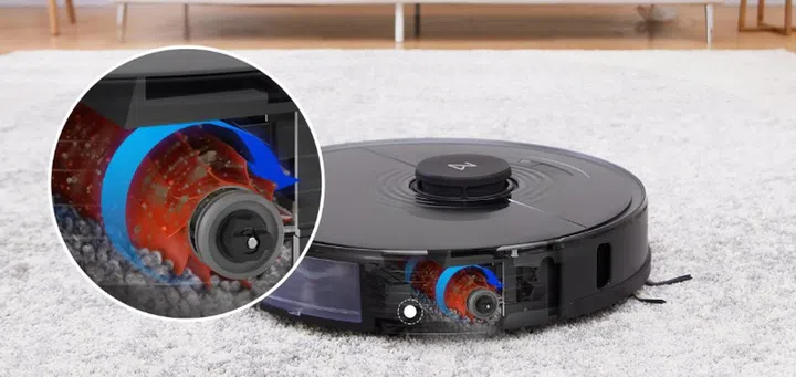 The all-rubber brush goes round and round. (Image Source: Roborock)
