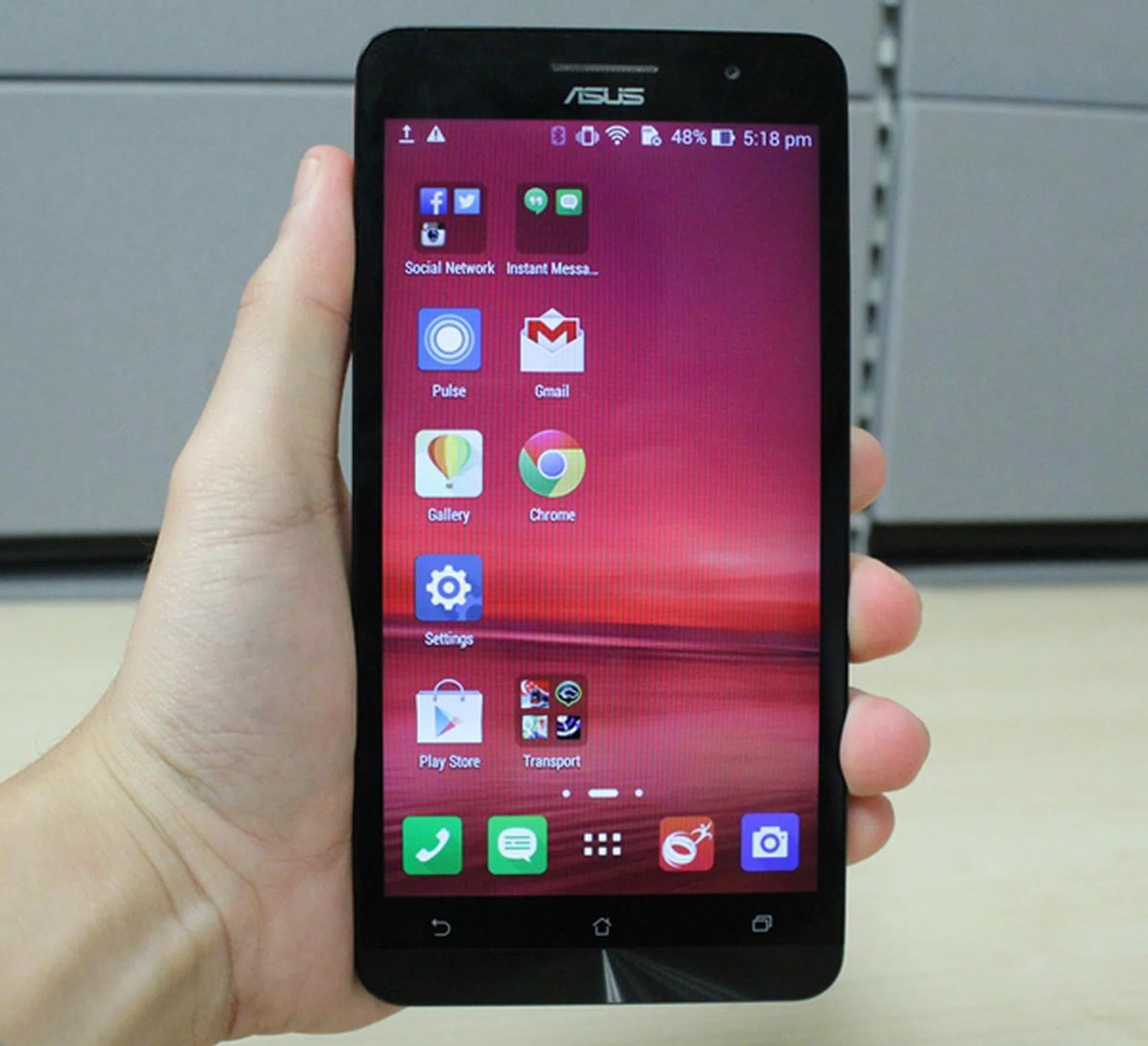 The ASUS ZenFone 6 is the biggest and the meanest of the three models in the ZenFone series.