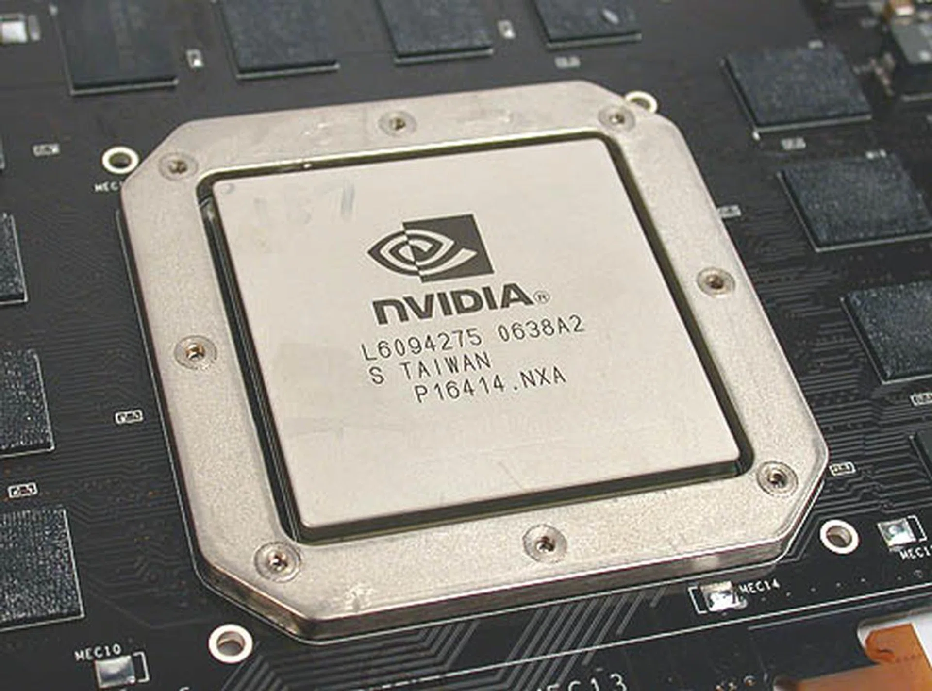 The GeForce 8800 GPU, codenamed G80, is the amazing brain of this graphics card. It's huge package measuring 43mm x 43mm in dimensions and the die is hidden by an integrated heat spreader. The last we seen a heat spreader was on the NV30 and NV35, so you can take a hint of the heat output, but the cooler does a fair job and quietly at that.