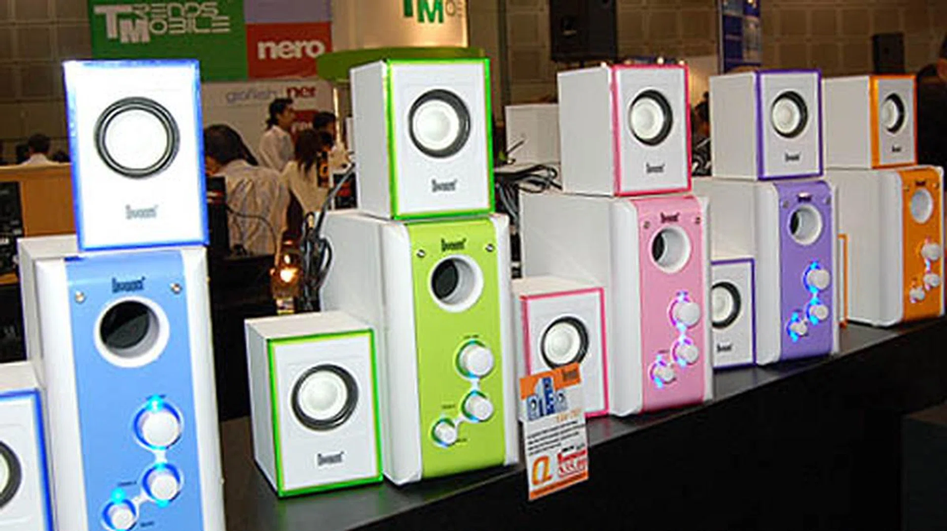  The colorful Divoom IQ-707 speakers were going at only S$35, that's nearly 50% off the usual price.  
