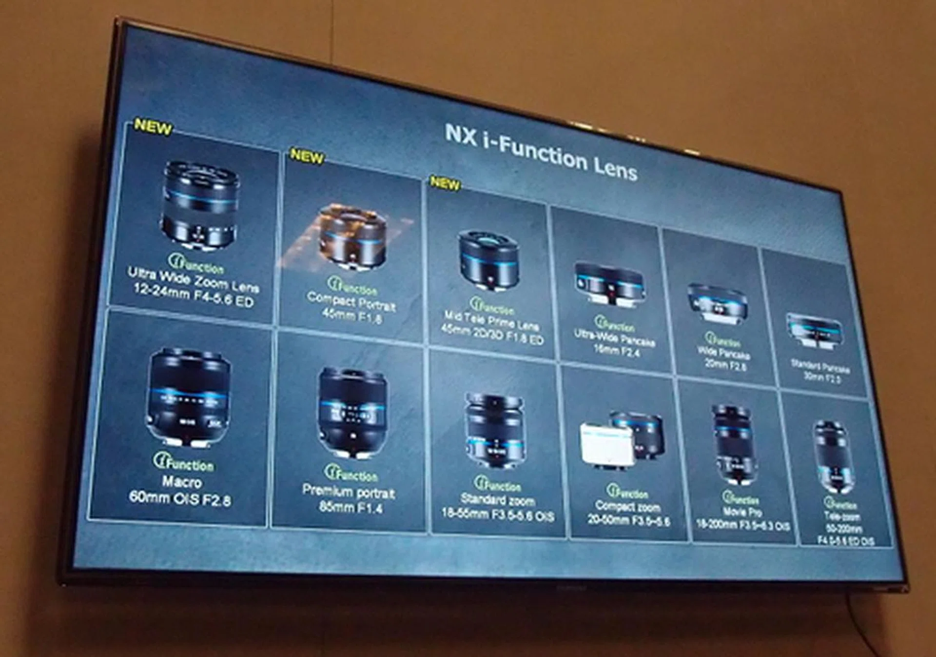 Other than this special lens, the NX300 is also compatible with Samsung’s entire range of NX lenses and professional standard accessories.