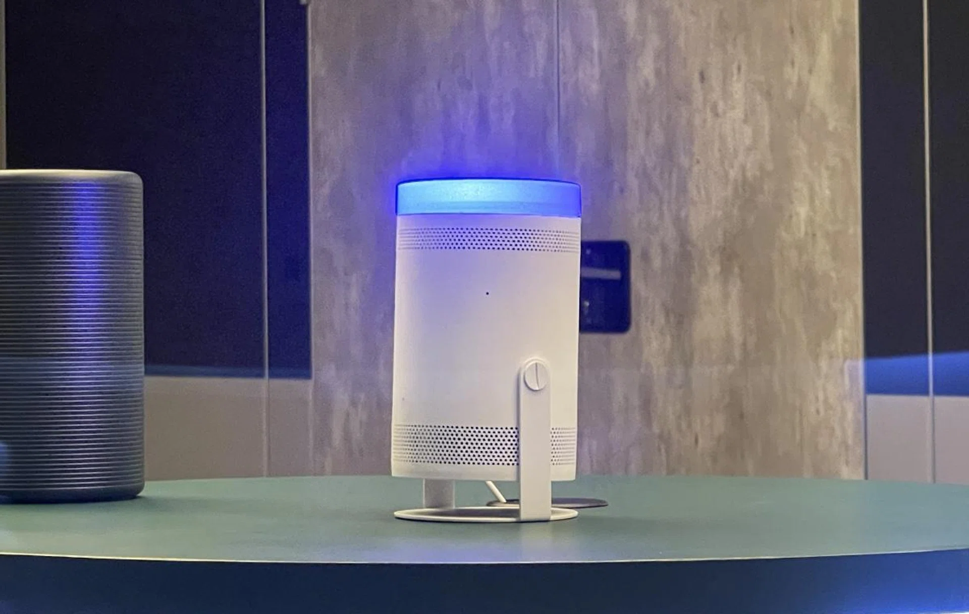 The lens accessory can project different colours to create mood lighting. 