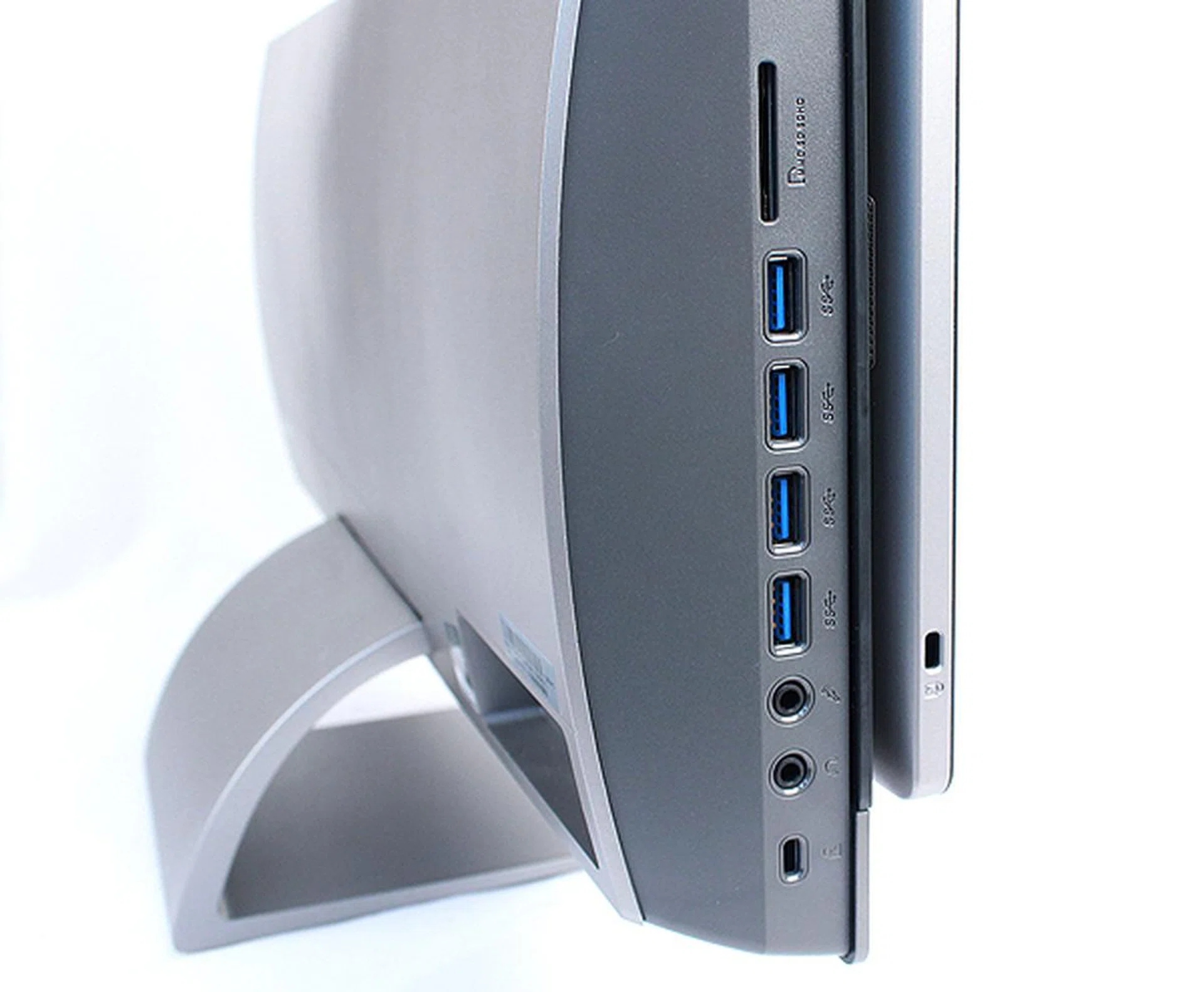 To the right lies most of the ports. The ASUS Transformer AIO offers an SD card reader, four USB 3.0 ports and a headphone and microphone jack. There's also a Kensington security slot.