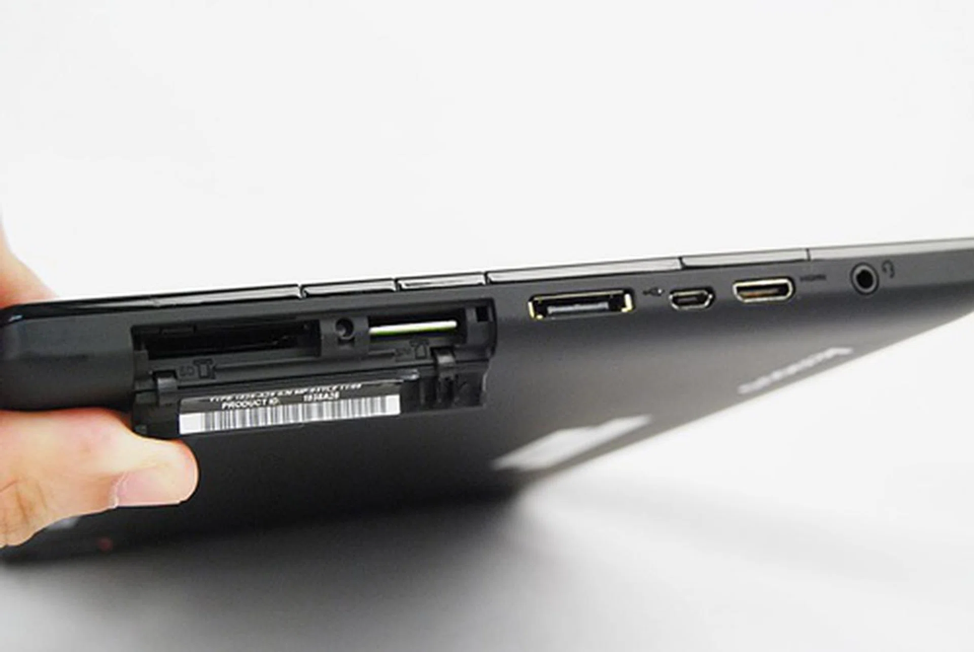 From left to right: SD card reader, SIM card slot, dock connector, micro-USB port, mini-HDMI port and a 3.5mm audio output jack. These connectivity options are found at the bottom of the tablet in portrait mode.