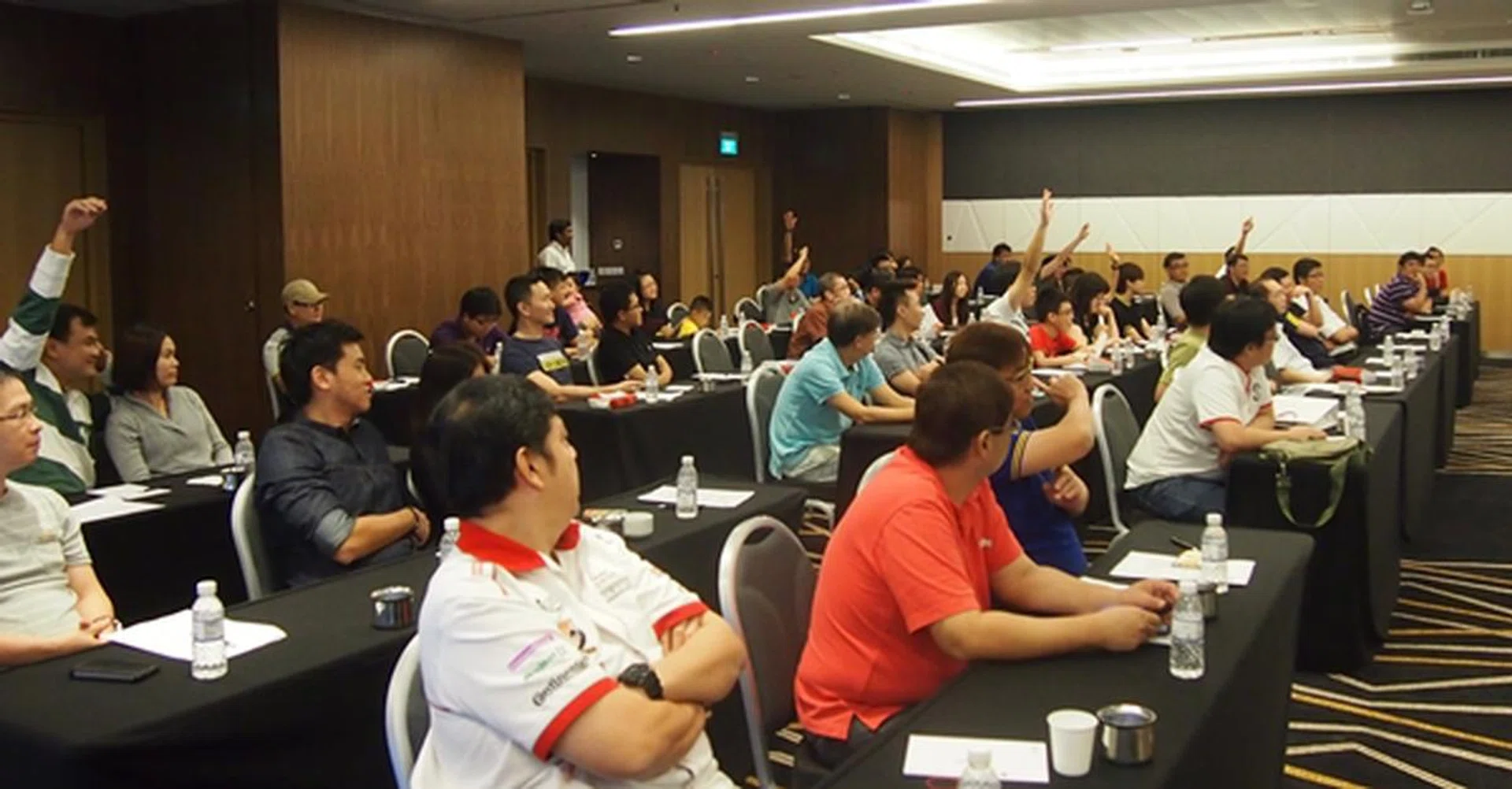 Attendees took part in a mini-game session where they could win a LG Photo Printer if they answered a question on the G Flex correctly.
