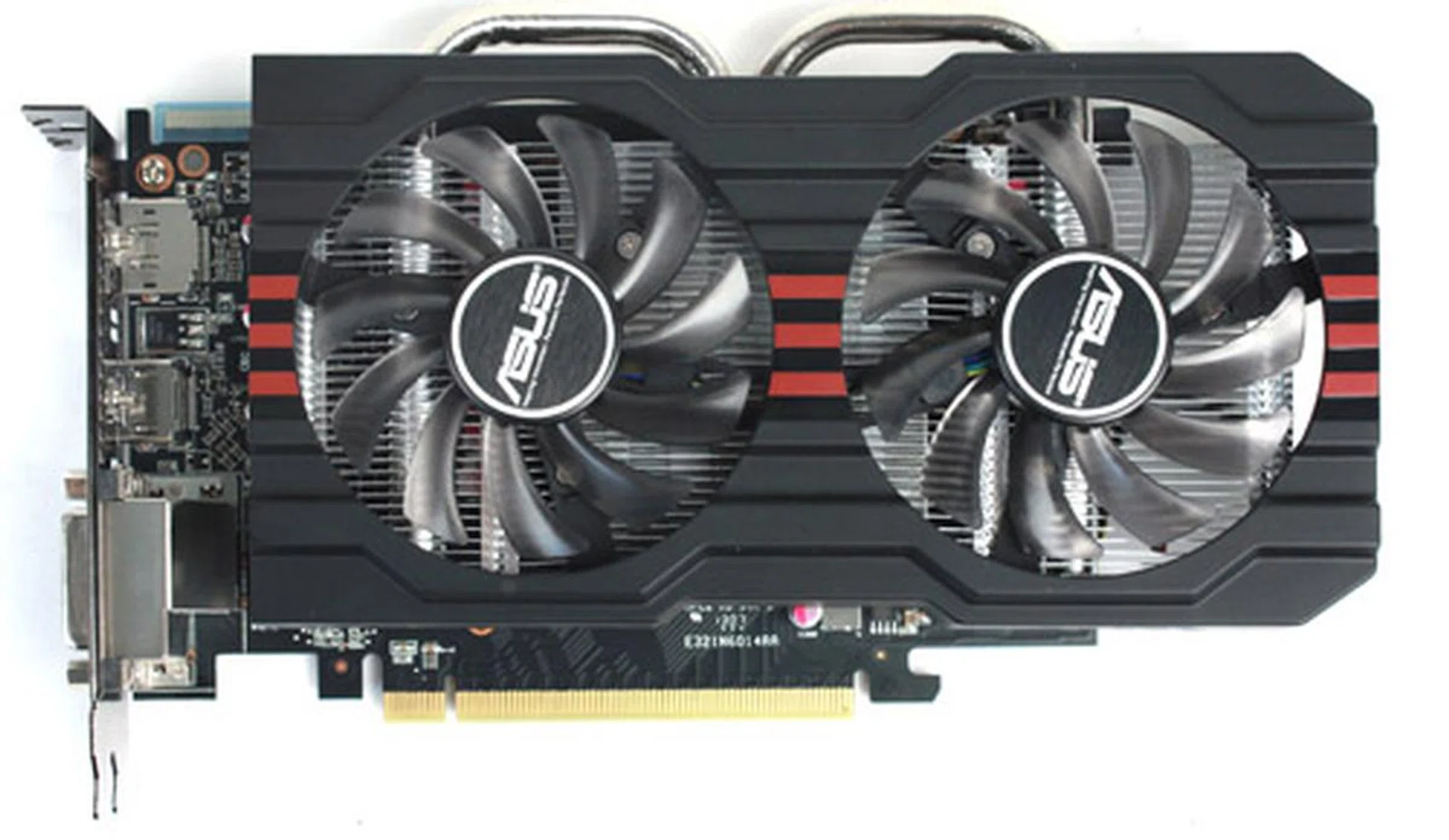 Looks-wise, the HD 7790 looks much like ASUS' other custom DirectCU II models.