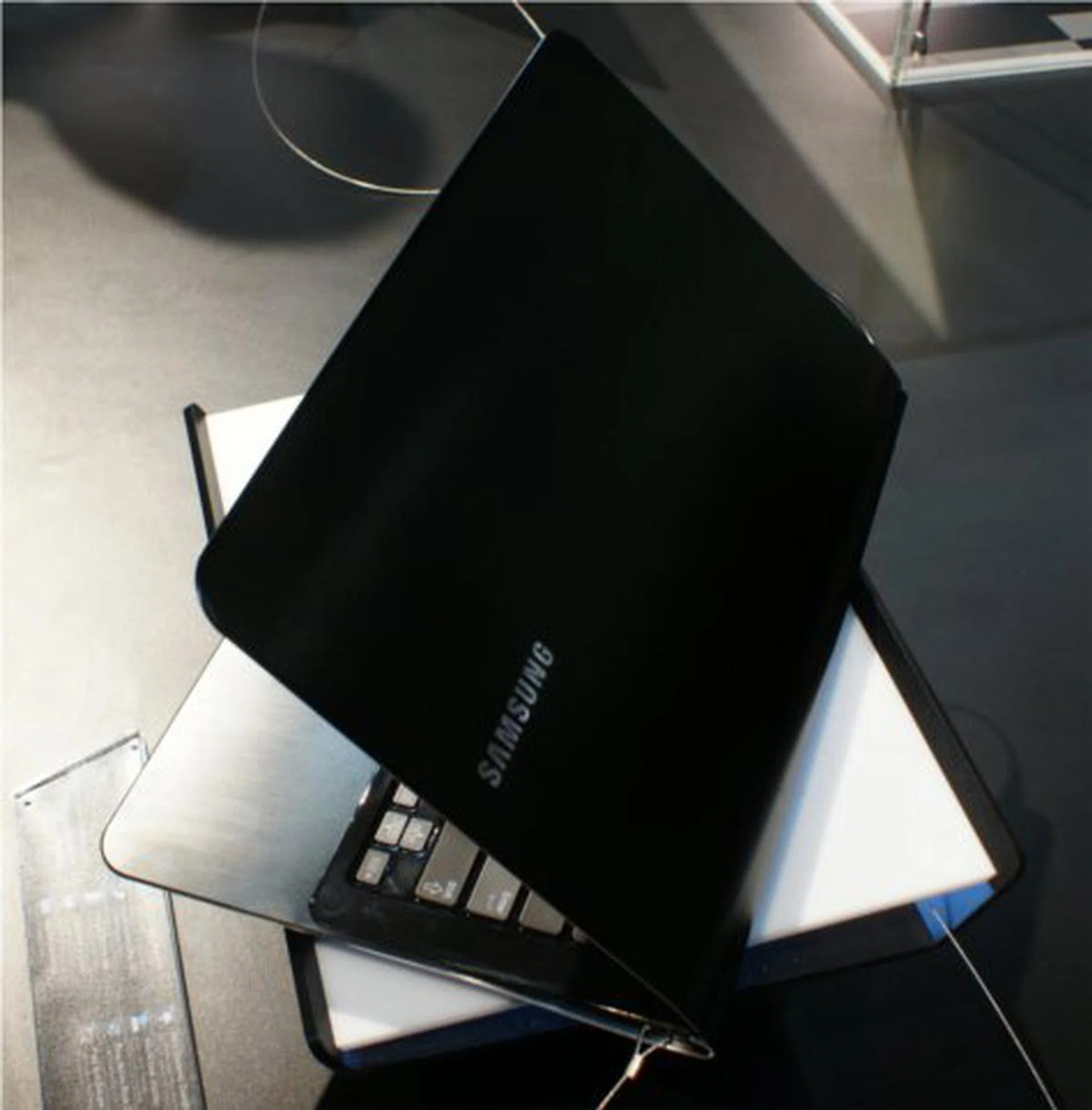 The sleek and aerodynamic new Series 9 from Samsung.