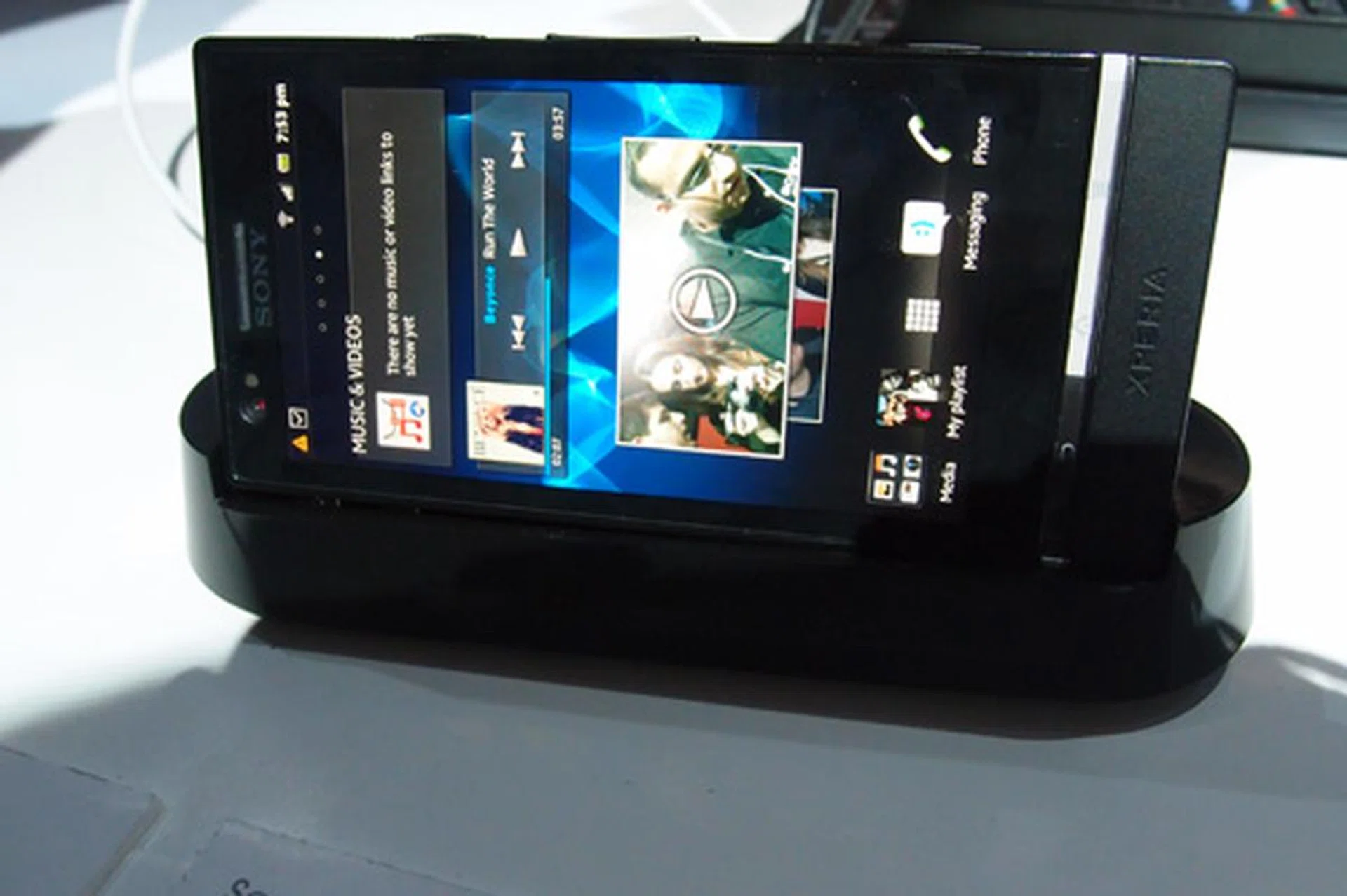 The Xperia P is the only phone out of the three that can work with the SmartDock accessory. To connect it to the accessory, simply position it to fit both micro-USB and HDMI ports in the smartphone.