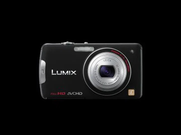 The FX700 is one of three hybrid cameras announced, boasting high quality 1920 x 1080 full HD movie recording in AVCHD format.