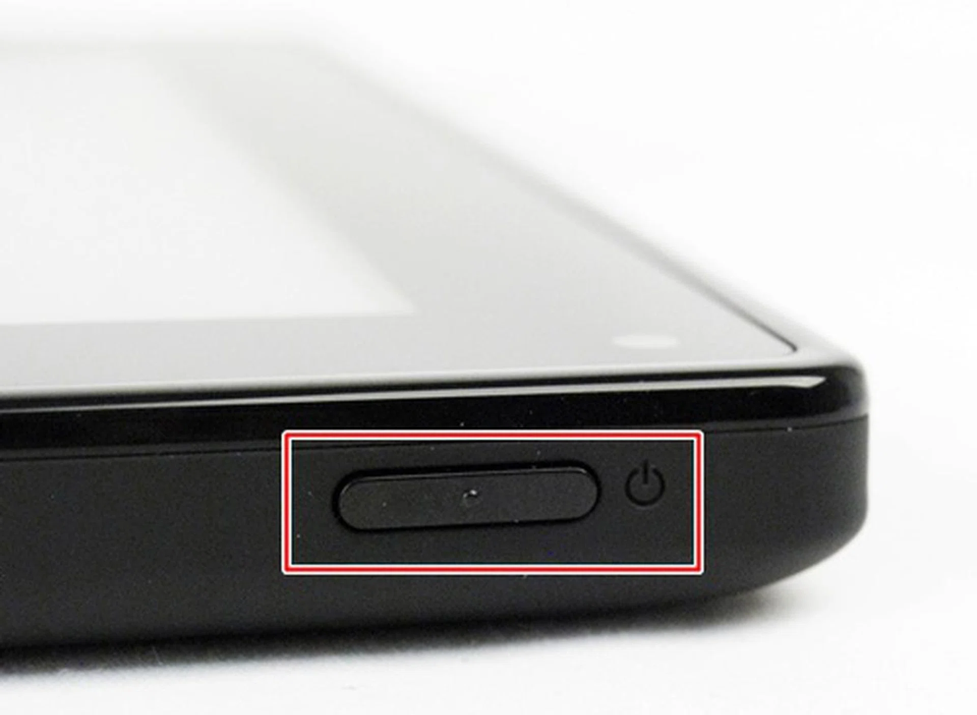 We had no problems with the Power button. It is sufficiently raised and offers a good feel when you press it.