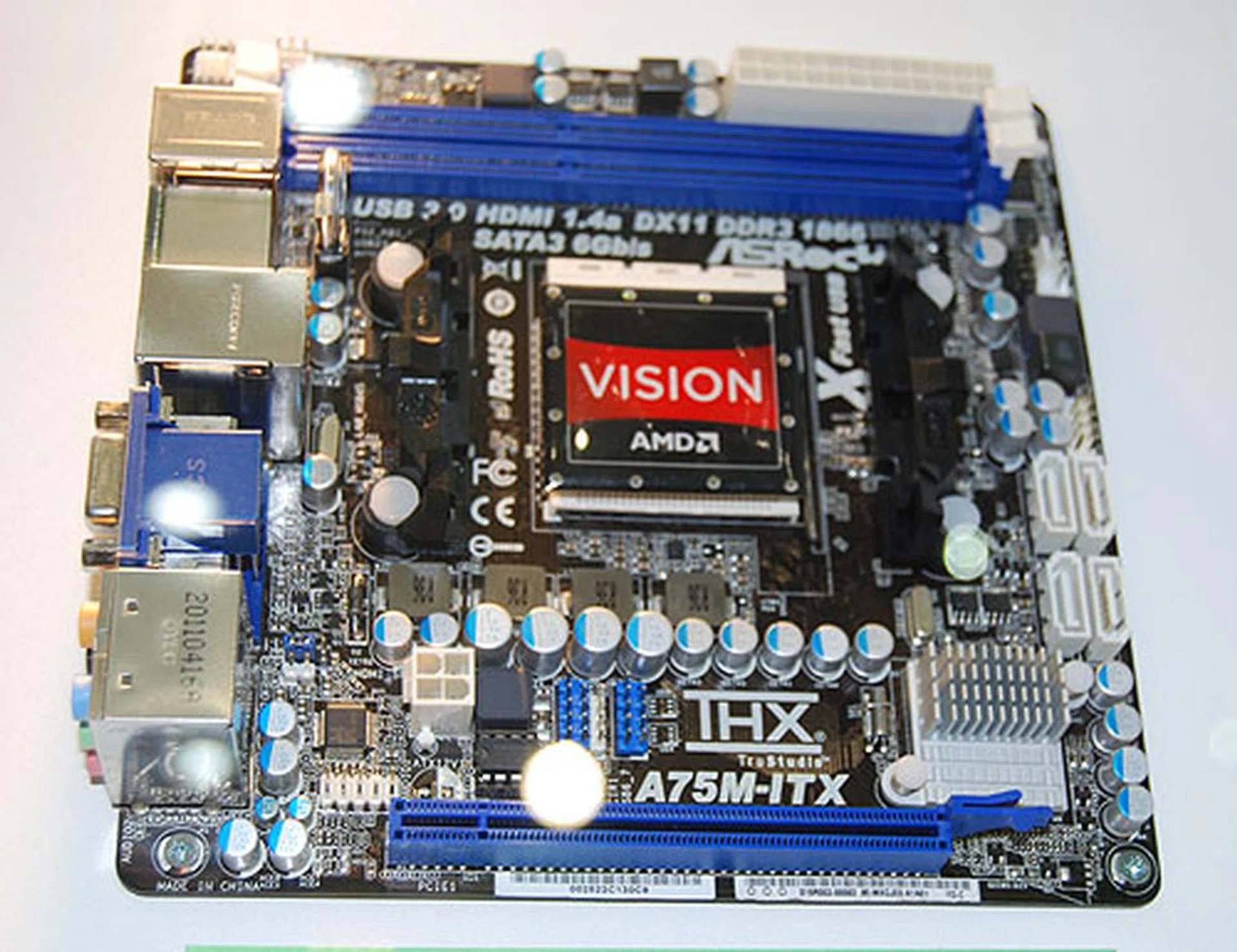 The miniITX version of the A75 chipset, the A75M-ITX has two display outputs (HDMI and analog VGA) and one PCIe 2.0 x16 slot. 