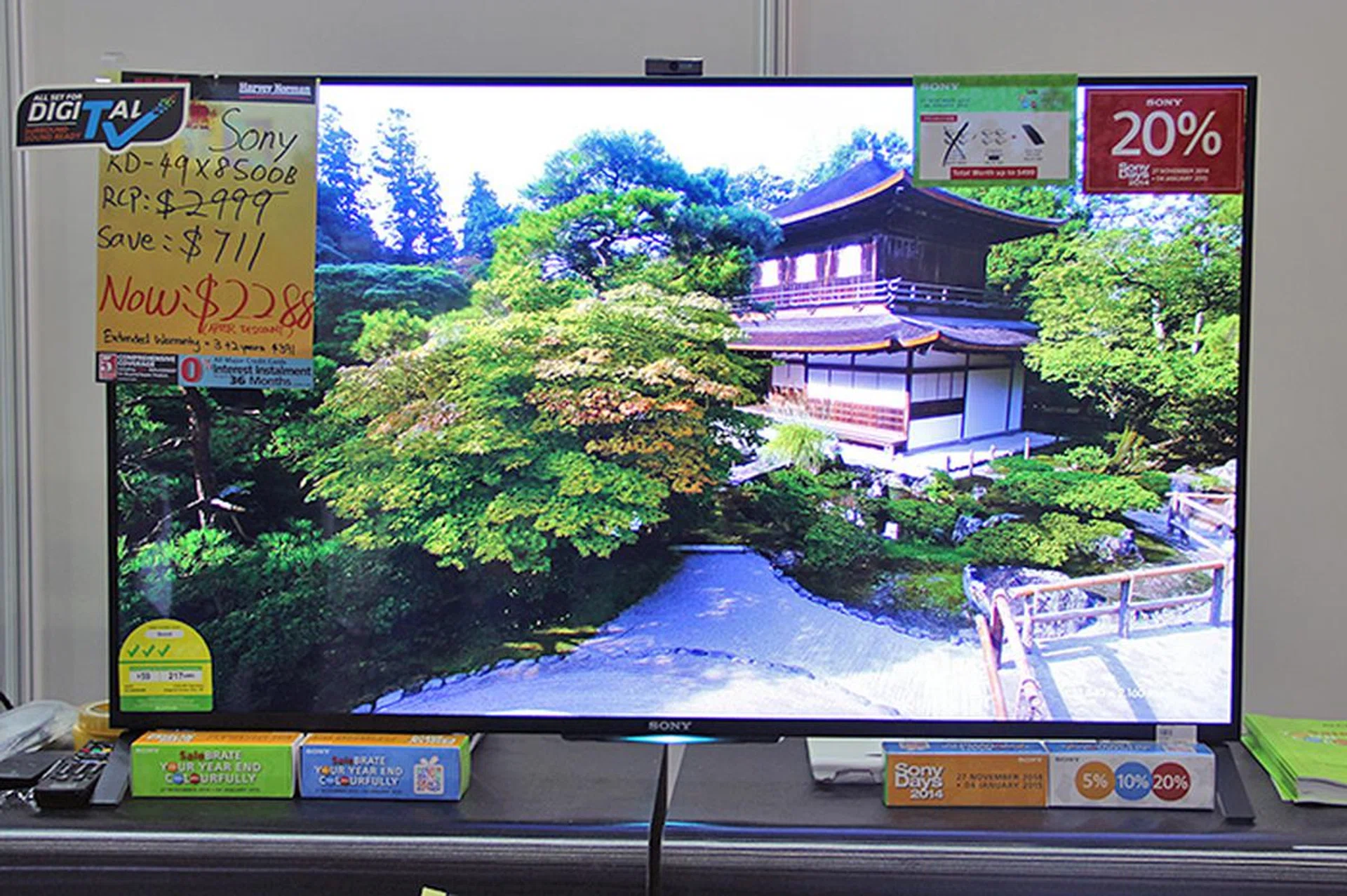The Sony X8500B 4K TV series is also at Sitex. This 49-inch model goes for $2,288 after discount, while the large 55-inch model goes for $2,799.20. Harvey Norman is selling them at the show, and you get some free gifts when you buy one.