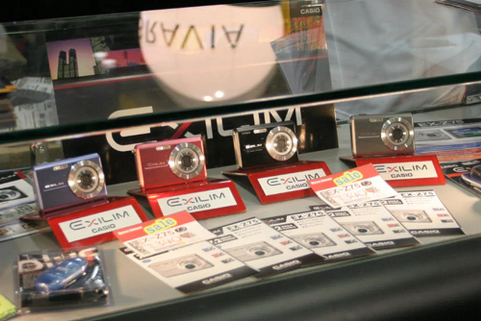  Casio meets YouTube, with its YouTube Capture Mode for its EX-S880, EX-Z77 and the EX-Z1080 series, making photo and video sharing for YouTube a lot easier than before. Priced at $599, $399 and $549 respectively, these would easily be the models that all eyes will be on for the next few days.  