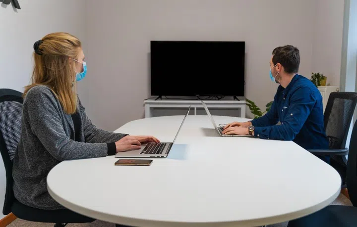 Workers want their hybrid work to continue. Image courtesy of Unsplash. 