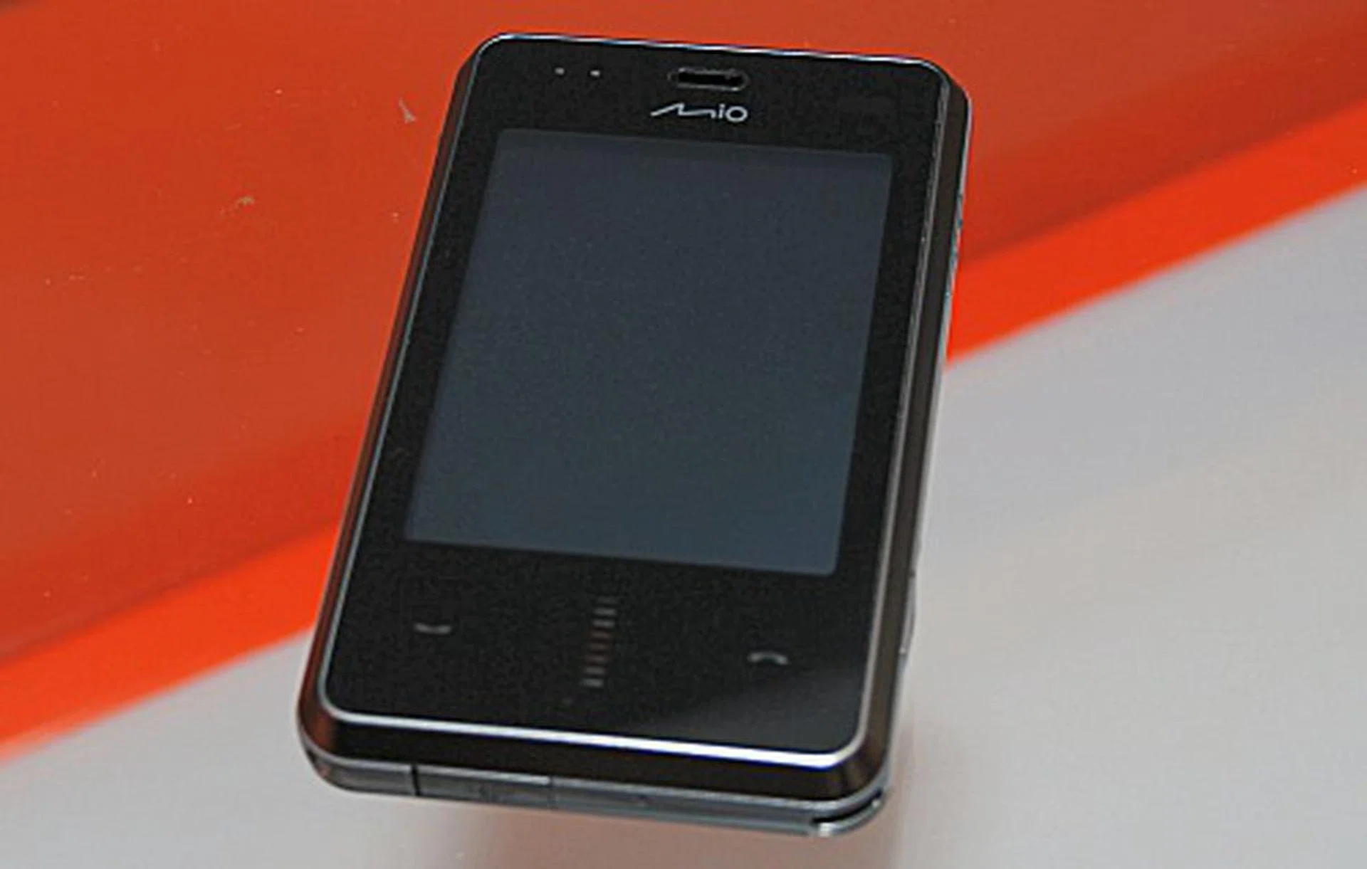  Mio's Leap G50 features the latest Windows Mobile 6.1 operating system, a 2.8-inch touchscreen, a 400MHz processor, MioMap 2008 interface for navigation and supports quad band GSM.  