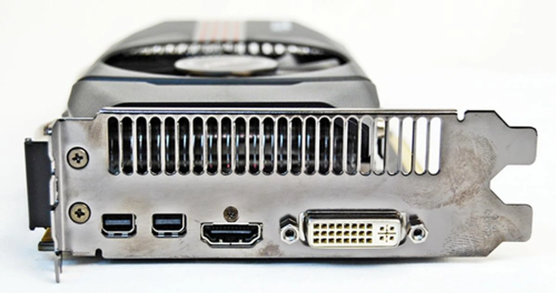 For video output connectivity, the ASUS card has one DVI connector, a single HDMI port and two mini DisplayPorts.