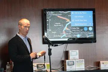 Chris Kearney, Vice President TomTom Asia Pacific, demonstrating the TomTom Traffic feature on the new devices.