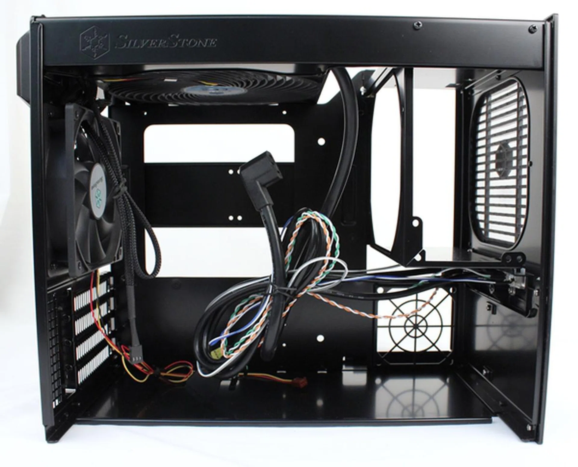 The interior of the Sugo SG09 reveals the unique option of mounting a ATX PSU at its front.