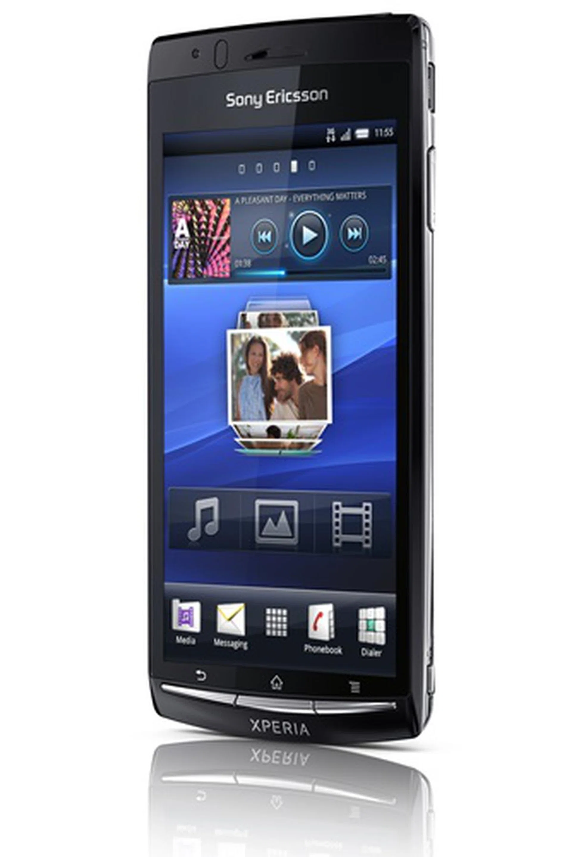 The 4.2-inch screen practically takes the whole real estate on the front, save for three thin slightly curved physical controls. They have been clearly demarcated with symbols, so its pretty easy to distinguish from one another. Unfortunately, these symbols don't light up, leaving us pretty confused when in the dark.