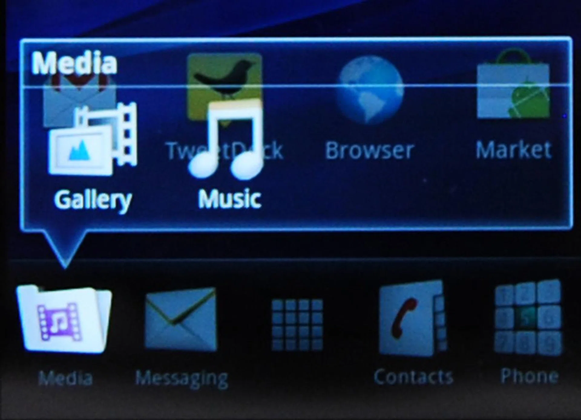 The four shortcut icons can function as a single app, or a folder to be loaded with multiple similar apps.