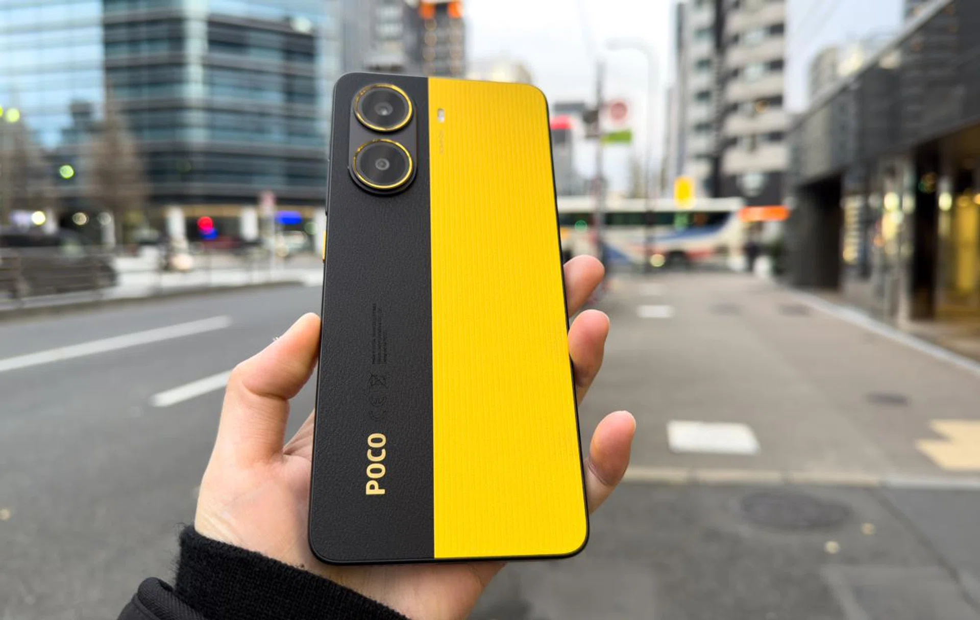 Poco X7 Pro in Yellow. Photo: HWZ.