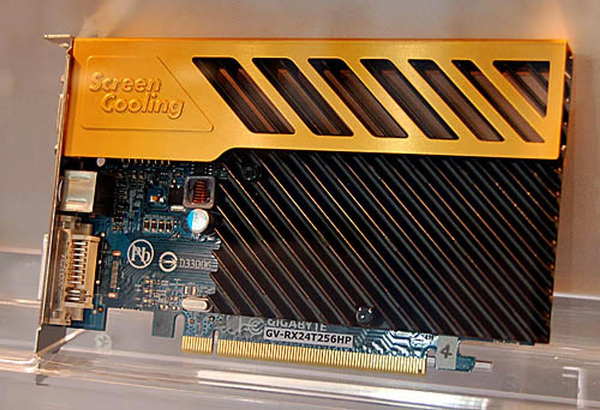  The slightly faster Radeon HD 2400 XT also gets the passive cooling treatment from Gigabyte, a rather common practice, especially for a low-end part.  